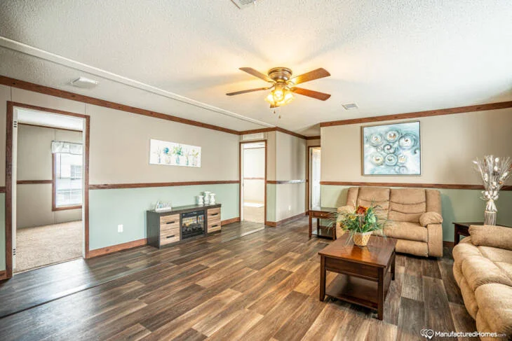 2023 Live Oak HPS Painted Sheetrock Highlander H-3764X-PS – 4BR/3BA – 32×82 – 2254 sqft - Image 10