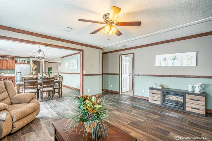 2023 Live Oak HPS Painted Sheetrock Highlander H-3764X-PS – 4BR/3BA – 32×82 – 2254 sqft - Image 9