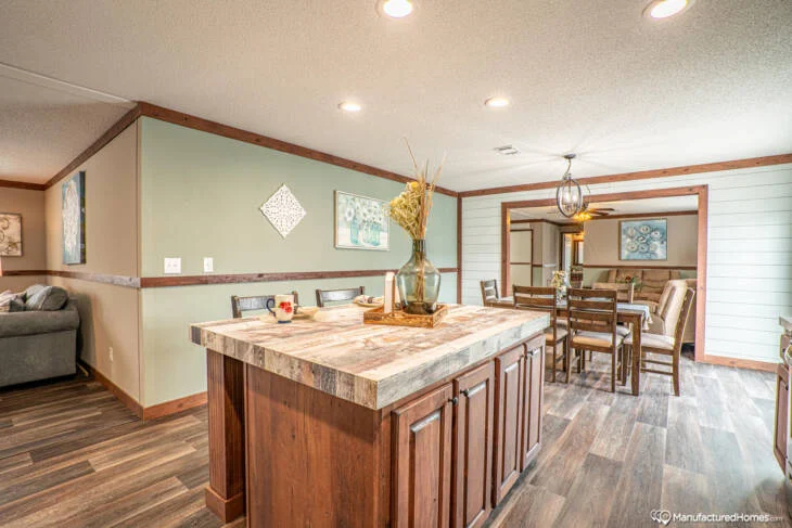 2023 Live Oak HPS Painted Sheetrock Highlander H-3764X-PS – 4BR/3BA – 32×82 – 2254 sqft - Image 4