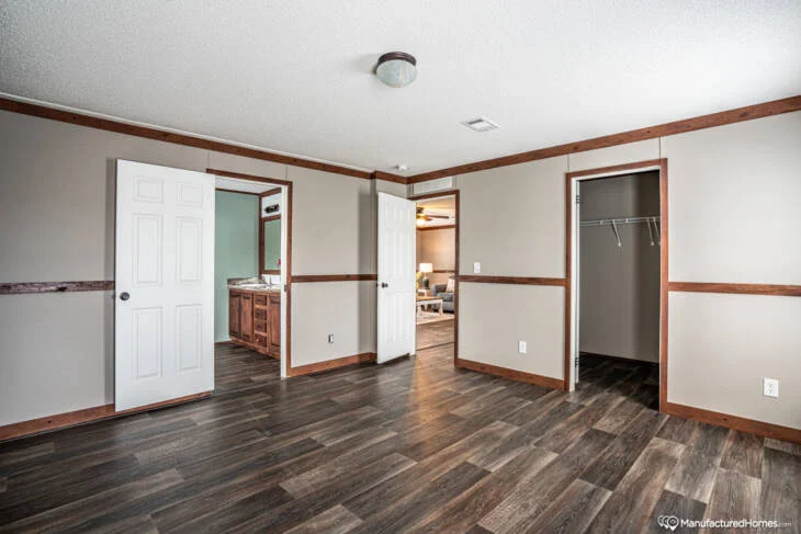 2023 Live Oak HPS Painted Sheetrock Highlander H-3764X-PS – 4BR/3BA – 32×82 – 2254 sqft - Image 17