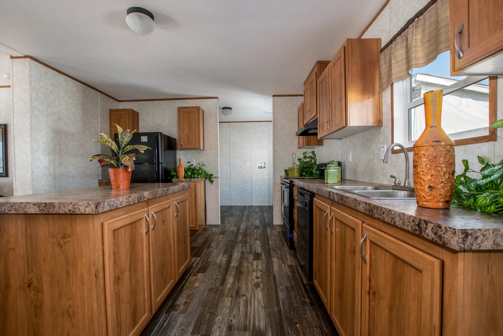 2023 Live Oak – Spartan L-2764D – 4BR2BA – 28×80 – 1976 sq ft - Image 8