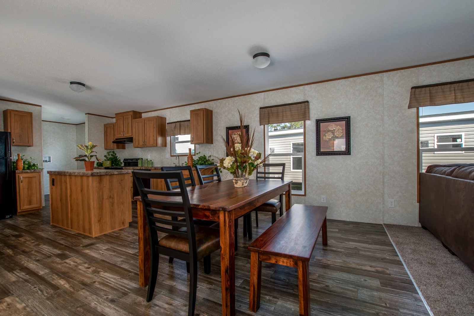 2023 Live Oak – Spartan L-2764D – 4BR2BA – 28×80 – 1976 sq ft - Image 7