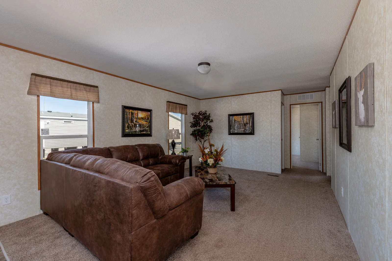 2023 Live Oak – Spartan L-2764D – 4BR2BA – 28×80 – 1976 sq ft - Image 2